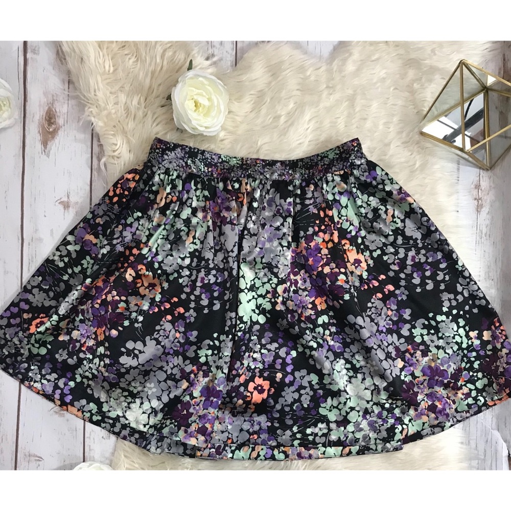 Gorgeous H&M purple print silky skirt size 10